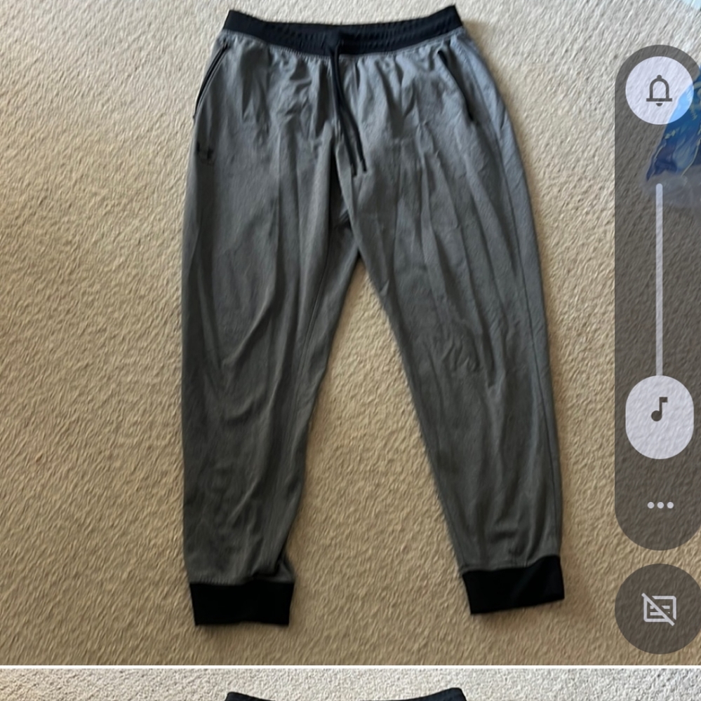 XL UNDER ARMOUR JOGGERS GREY AND BLACK EUC